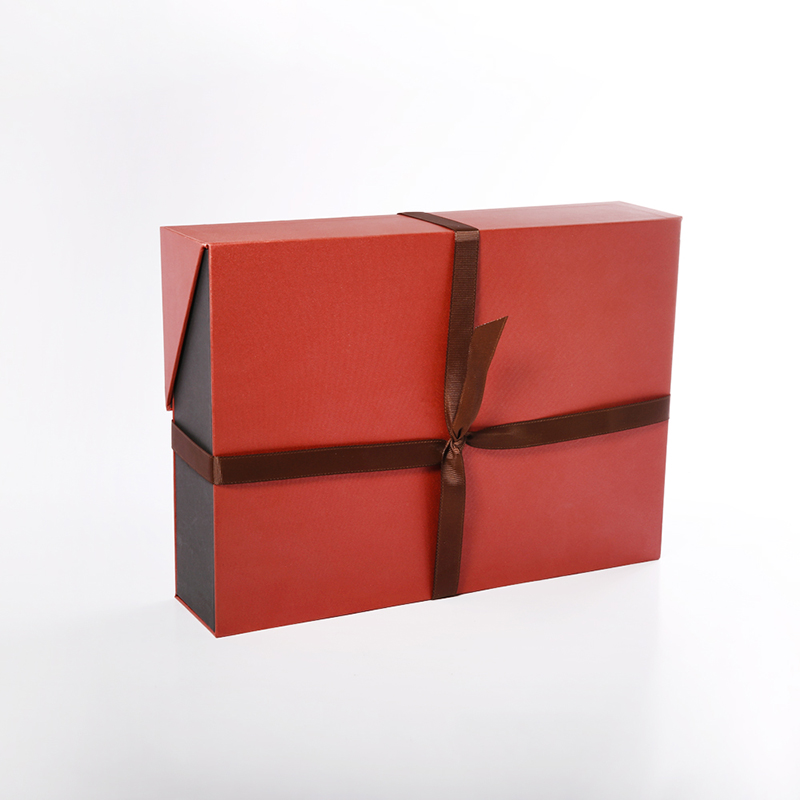 カスタムエレガントな高級スクエア赤の磁気ペーパーの二重層の開いているギフト箱が付いている包装箱