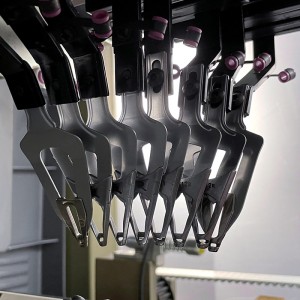 ニットウェア用の平らな編み機を作るセーター