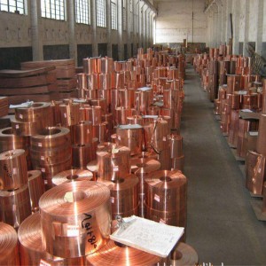 赤い銅ストリップ