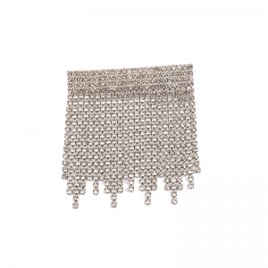 ドリルタッセルブローチの気質