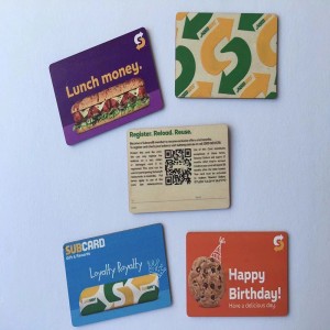 木製の部屋カード