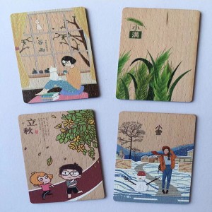 木製の部屋カード