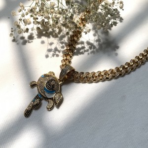 ソリッドフライングポリクシュームジルコンペンダント