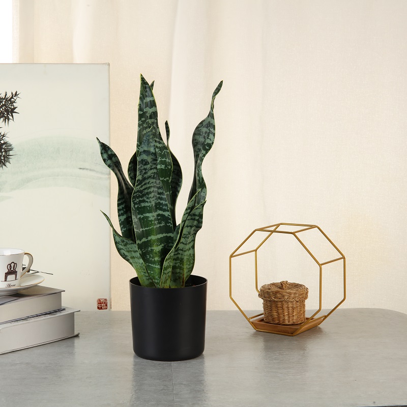 屋内と屋外の飾りのための鍋に高品質の現実的な人工植物