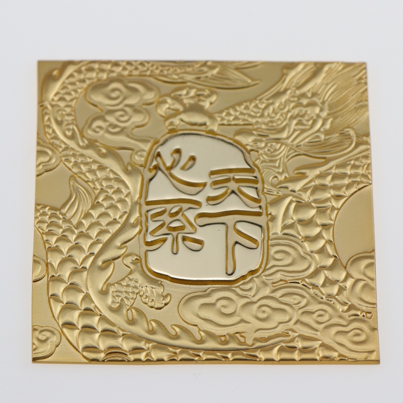 中国メーカー注文のダイカストのアンティークメタル銘板電気メッキ亜鉛合金の漆塗りロゴ名プレート