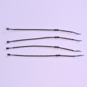 スピーカーの内蔵ワイヤーハーネス