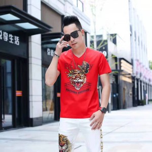 男性のニットTシャツ