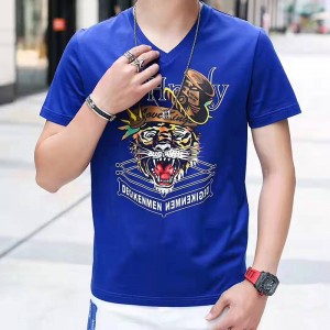 男性のニットTシャツ