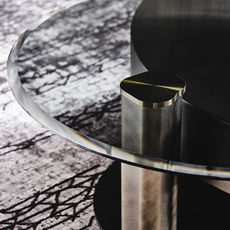 イタリアのデザインモダンな回転ガラスサイドタベル金メタルステンレス鋼ラグジュアリーラウンドコーヒーテーブルセット
