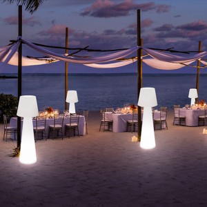 フェスティバルの装飾ポリエチレンアウトドアLEDガーデンローンパーティーと屋外イベント装飾照明LEDフロアランプのための床ランプ