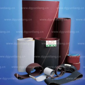 広いサンディングベルト