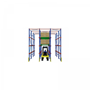 パレットラックでドライブします