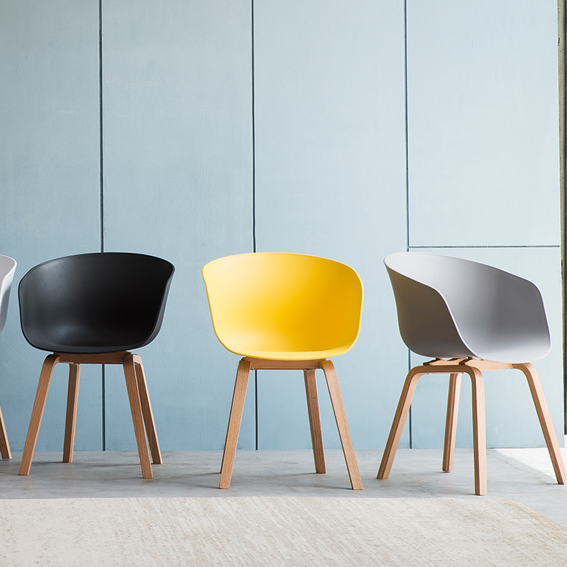 モダンなデザインレストランチェアプラスチックとメタルダイニングチェア卸売キッズプラスチック製の椅子