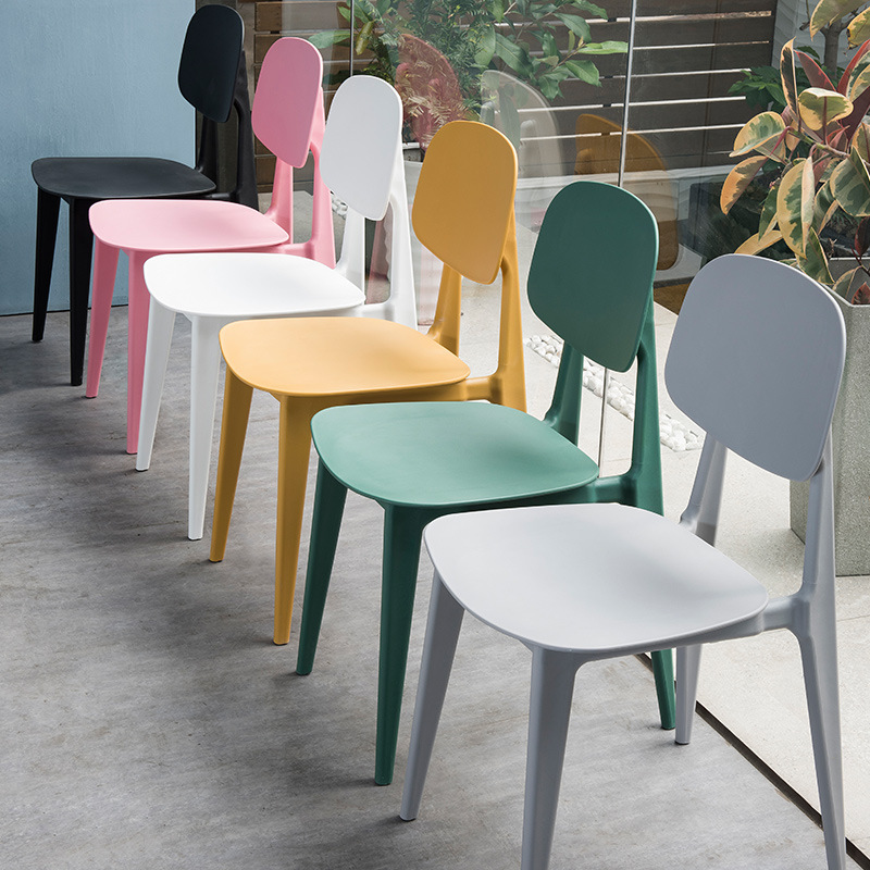 快適なカラフルなプラスチック椅子レストラン家具積み重ね可能なプラスチックカフェチェア