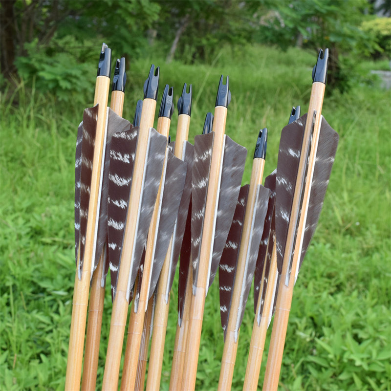 伝統的な弓の射手のための木製の矢印