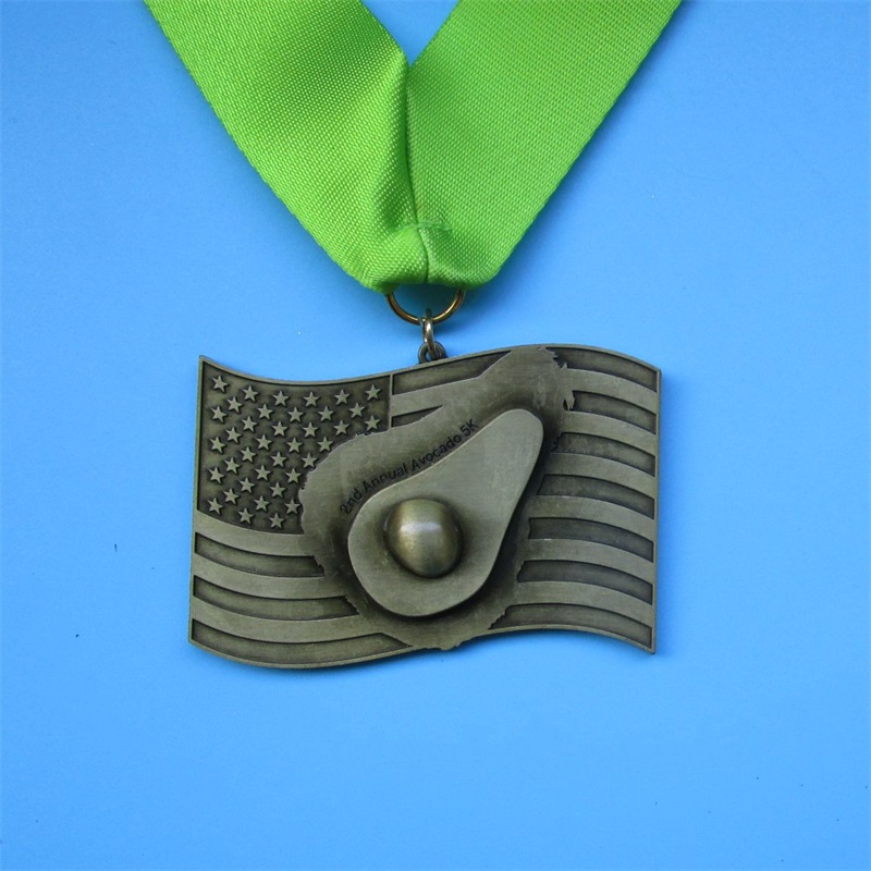 メーカーはカスタマイズされたパターンを作成しました安価な楽しいメダリオンカスタムスポーツメダル
