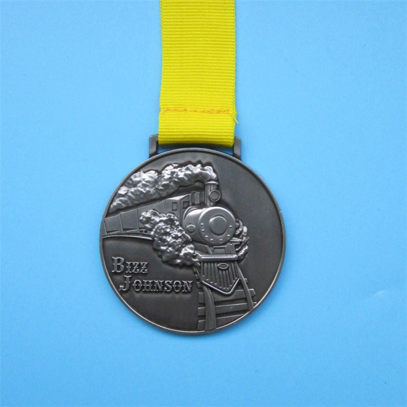 独自の空白の亜鉛合金3Dゴールドアワードカスタムメタルスポーツメダルをデザインする