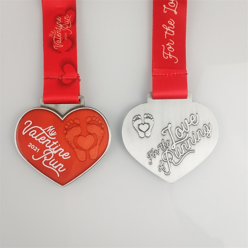 メダルを走るバレンタインの日のトレイルのためのメダルランニングメダルのメタルギフト