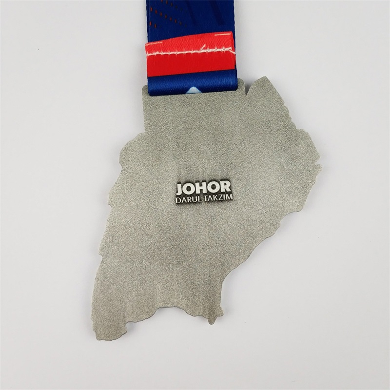 工場メダルカスタムメダルホルダーレーザー彫刻ロゴ付きカラフルなエナメルマラソンメダル