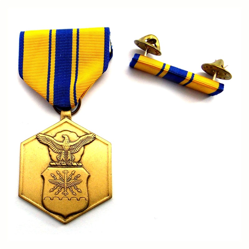 カスタムメダラメダリオンダイキャストメタルバッジ3Dアクティビティメダルと賞のメダルとリボン