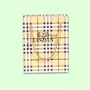 ストライプチェックされた紙袋