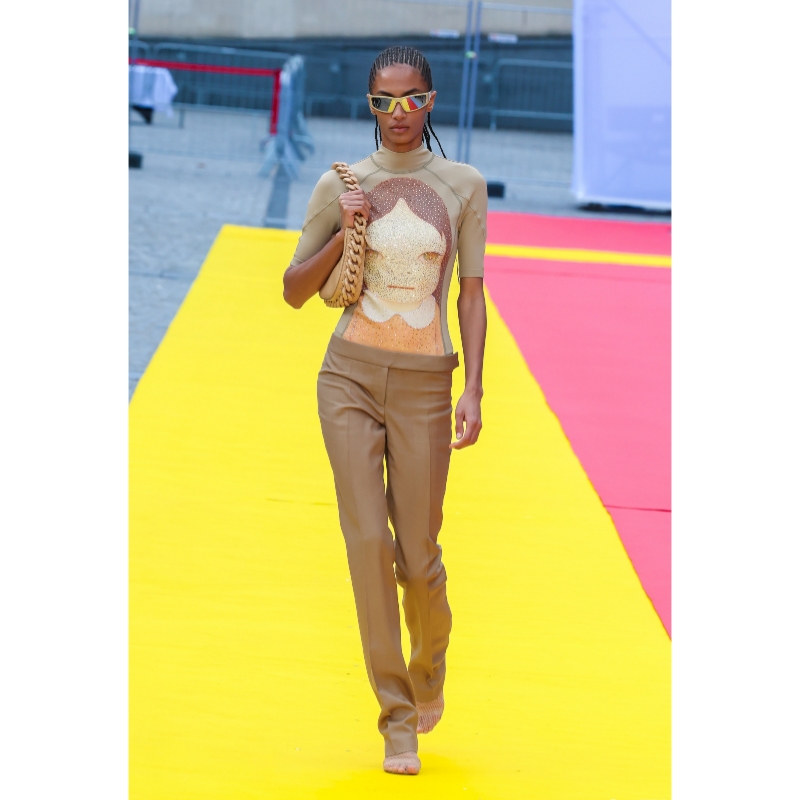 Stella McCartney/yoshitomonara/capsule collection/rebellious spirit/cartoonイメージクロスボーダー共同名