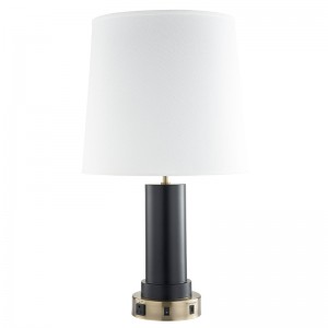 アンティークの真鍮と黒の仕上げを備えたカスタムナイトランプ、/offロッカースイッチ、便利なアウトレット、客室でのUSB充電ポート