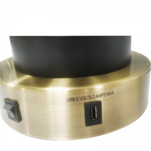 アンティークの真鍮と黒の仕上げを備えたカスタムナイトランプ、/offロッカースイッチ、便利なアウトレット、客室でのUSB充電ポート