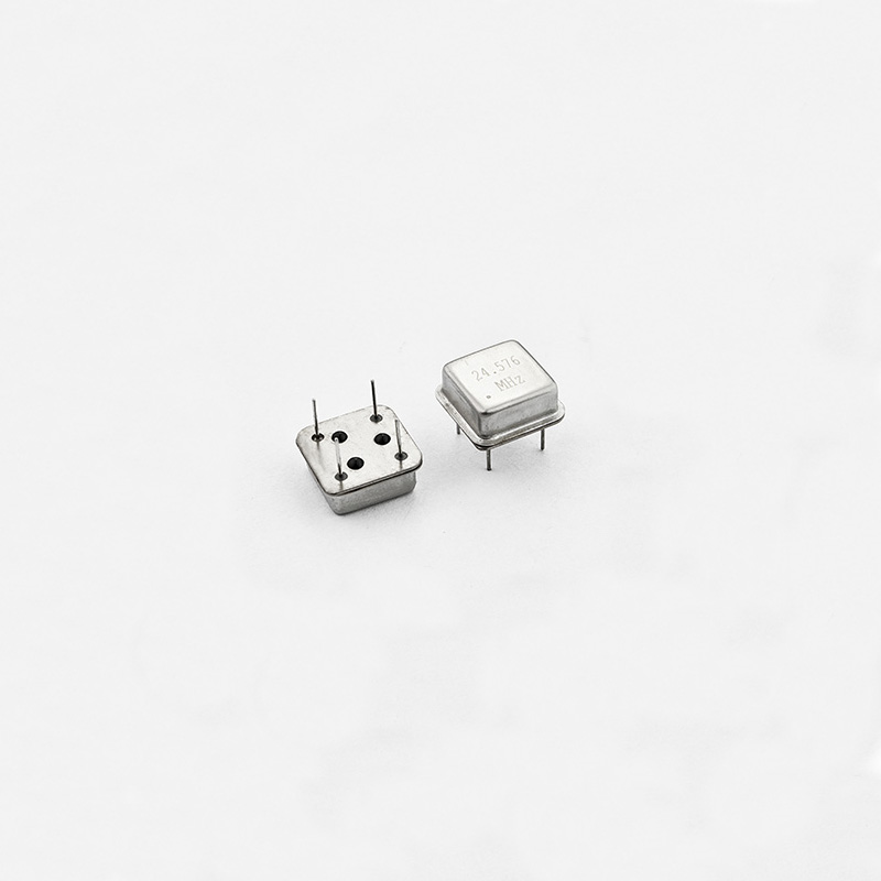 標準クロック発振器12x12mm
