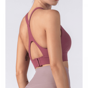 クロスバックルホロウアウトスポーツブラです