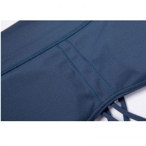 プラスサイズのクロスパッドドスポーツブラ