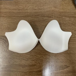 柔らかくサポートするGRS認定プッシュアップブラジャー