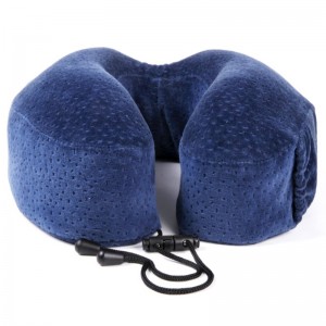 uは固体旅行枕を形作ります