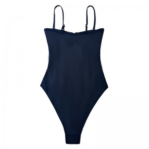 Solid Colorは、S-Buckle Strap One-Piece Swimsuitを空洞化しました