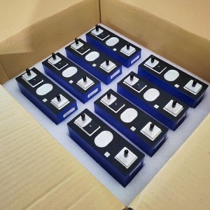 SVOLT 1​​06AH LFPバッテリー3.2V 100AH LifePO4プリズムバッテリーセル充電式リチウム鉄リン酸バッテリー12V 24V 48V太陽エネルギー貯蔵バッテリーパック