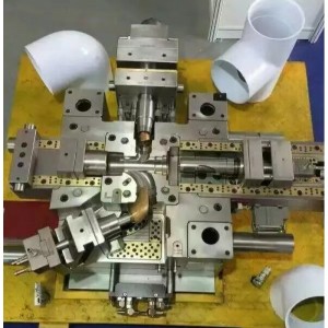 マルチキャビティ精密金型 ibi-5