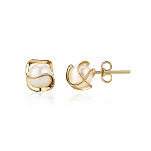 Honde 18K ゴールドメッキケージパールスタッドピアス、4MM