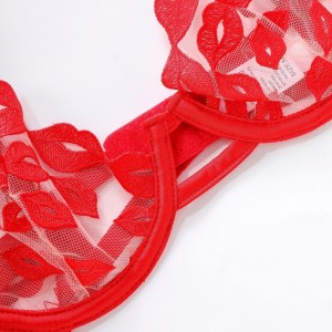 セクシーなランジェリー - ウルトラ-薄く、赤い唇の刺繍とレースを備えています。それ\\大きな胸のブラジャーセットは、それらを小さく見せ、垂れ下がったW7229価格を防ぎます：$219.99