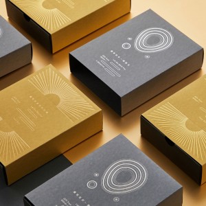 豪華なホイル-刻印されたクラフトギフトボックス