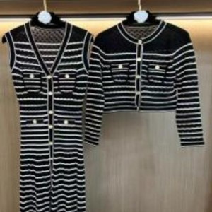 v-ネックノースリーブロングニットストライプドレスセット