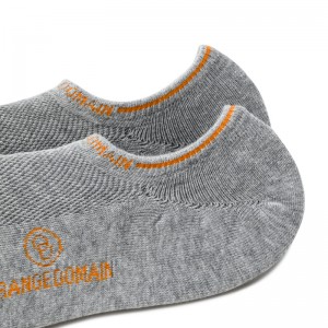 フォーシーズンズの男性は見えない靴下